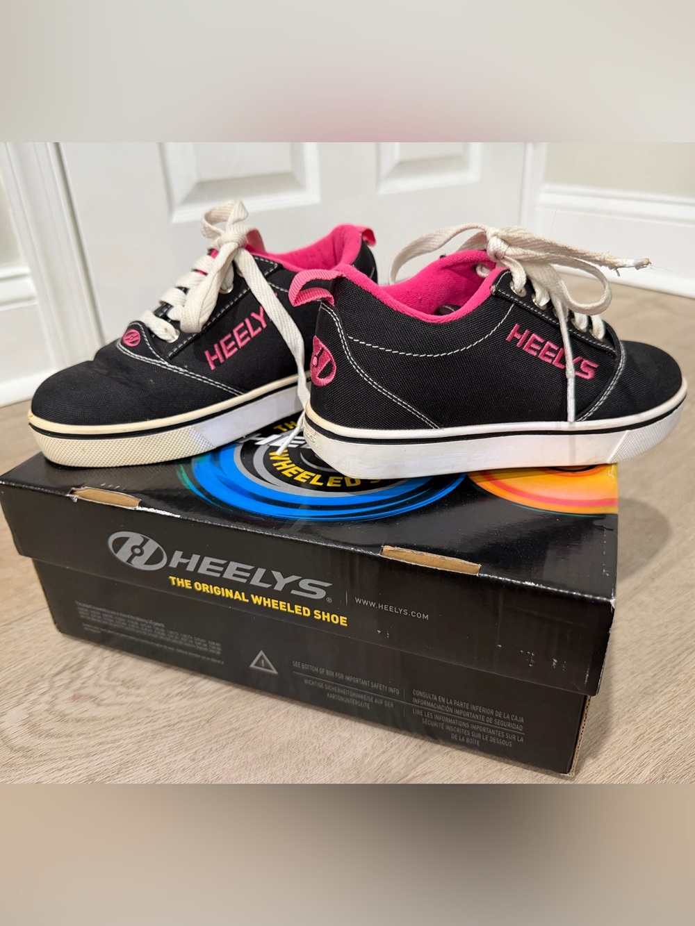 Youth Black & Hot Pink Heelys Skate Sneakers - size 1Y
